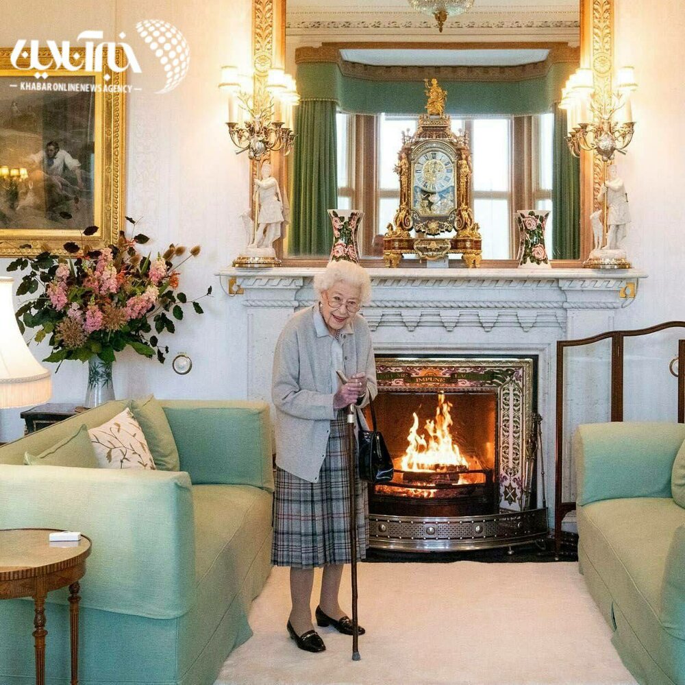 عکس آخرین عکس ملکه الیزابت دوم، ملکه بریتانیا در کاخ Balmoral 