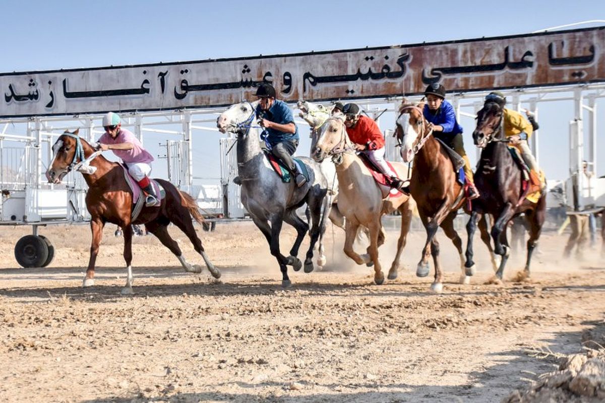 اجرای دومین دوره مسابقات اسب دوانی کورس پاییزه در بجنورد 